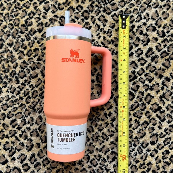 Stanley tumbler (30 oz) (NWT) - Picture 6 of 12
